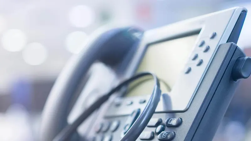 Desk phone keypad and handset